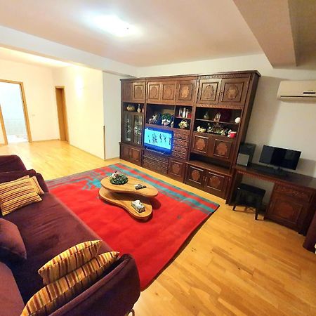 Centru Unirii Luxury VIP Apartment: Spacious 2-Room Stay with Heated Parking Bucharest Exterior photo