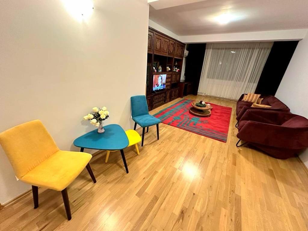 Centru Unirii Luxury VIP Apartment: Spacious 2-Room Stay with Heated Parking Bucharest Exterior photo