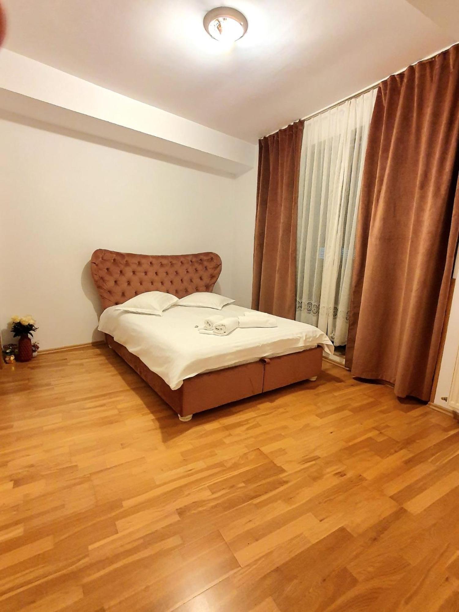 Centru Unirii Luxury VIP Apartment: Spacious 2-Room Stay with Heated Parking Bucharest Exterior photo